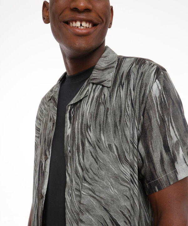Camisas básicas para hombre  image number null