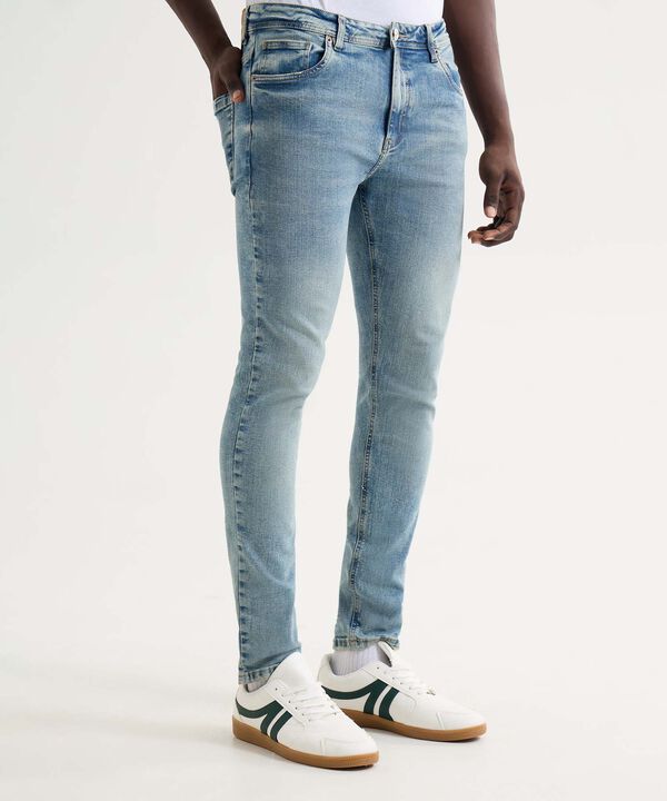 Jeans para hombre image number null